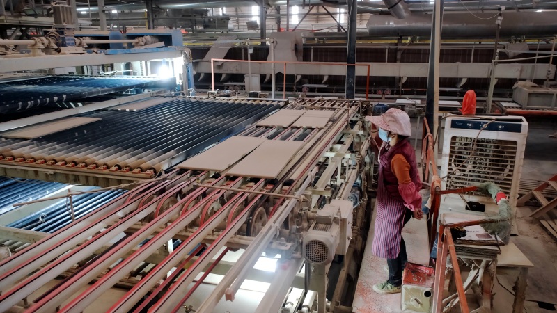 Paano makontrol ang kalidad ng mga tile sa labas ng porselana? Inihayag ang pamantayang proseso ng kontrol ng kalidad ng mga keramika ng beata