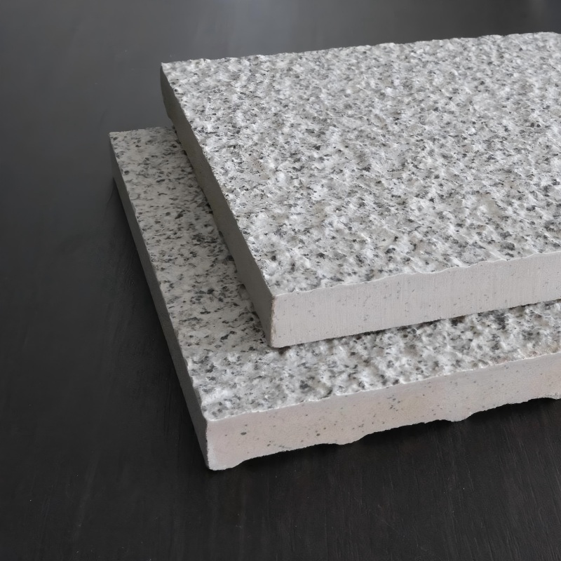 Paano kopyahin ang bush-hammered na ibabaw ng natural na bato sa mga ceramic tile? Ang BeatA Ceramics ay may napatunayan na pamamaraan!